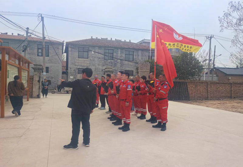 缅怀先烈志 传承英雄魂 中志协濮阳应急救援队赴清丰祭奠“一门四英烈” 缅怀先烈志 传承英雄魂 中志协濮阳应急救援队赴清丰祭奠“一门四英烈”